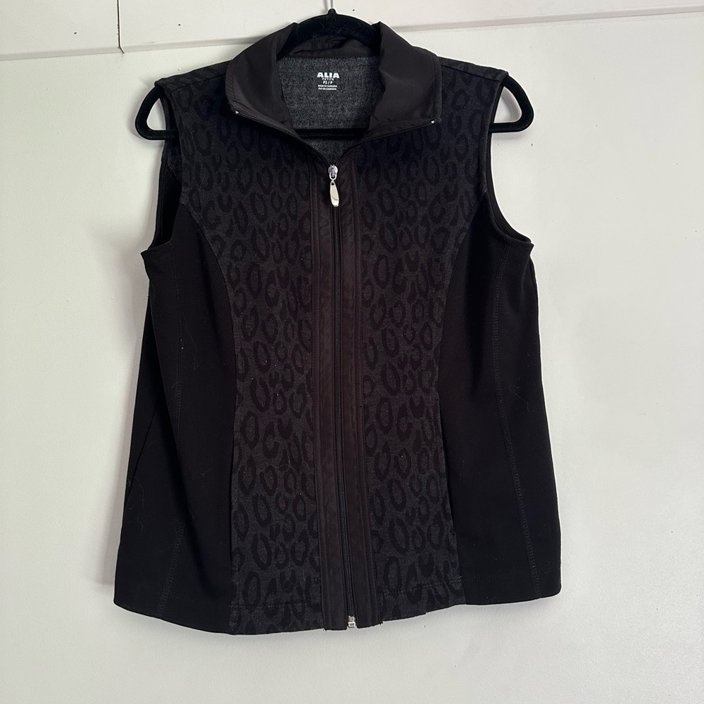 Alia Black and grey animal print zip up vest